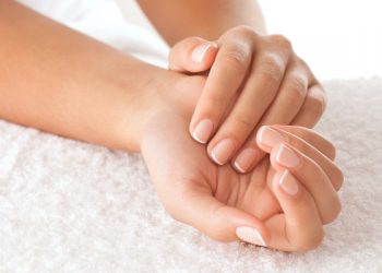 Оцет і горілка проти алергії на руках