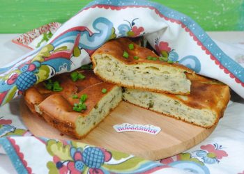 «Лінивий» пиріг з молодою капустою