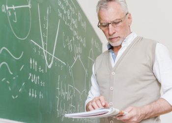 Строковий договір для вчителів