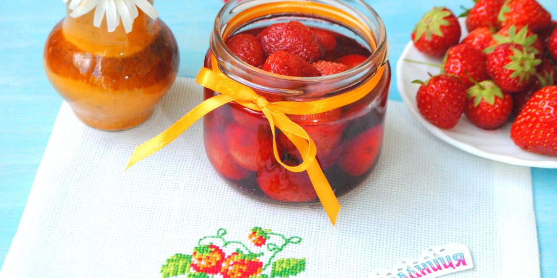 На смак, наче свіжа, — полуниця у власному соку