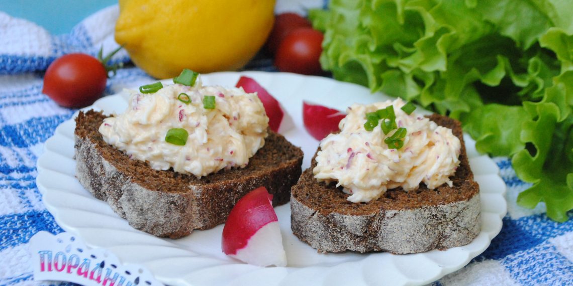 Корисна закуска з редису і сиру