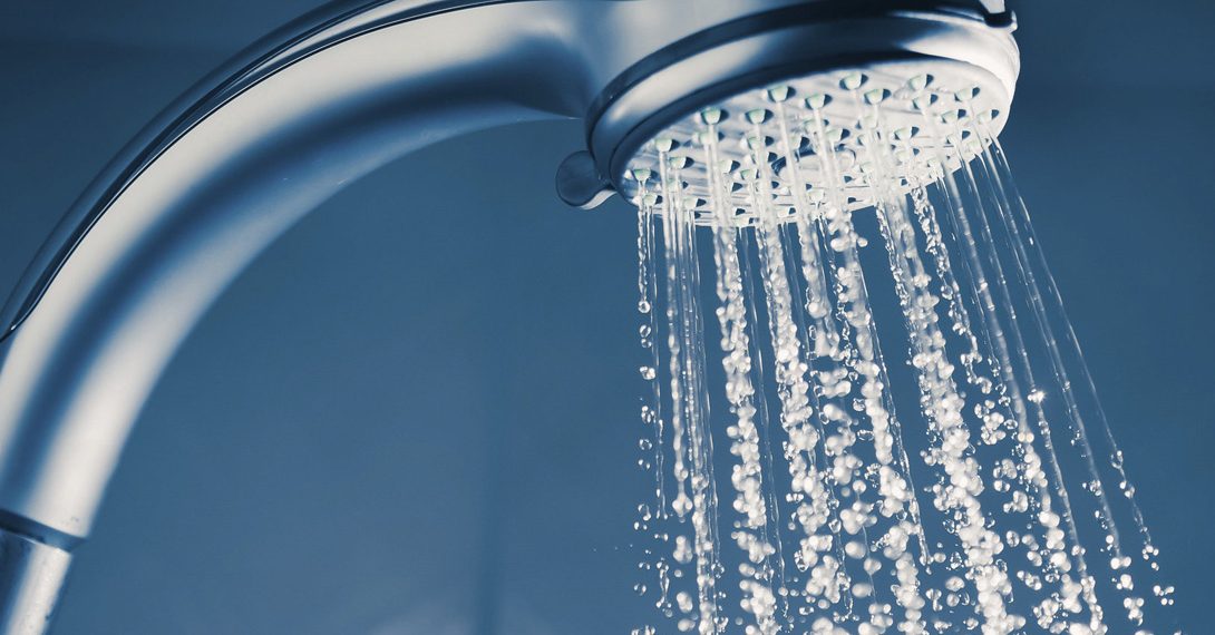 З душа погано тече вода. Що робити?