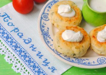 Літній сніданок: солоні сирники з кропом