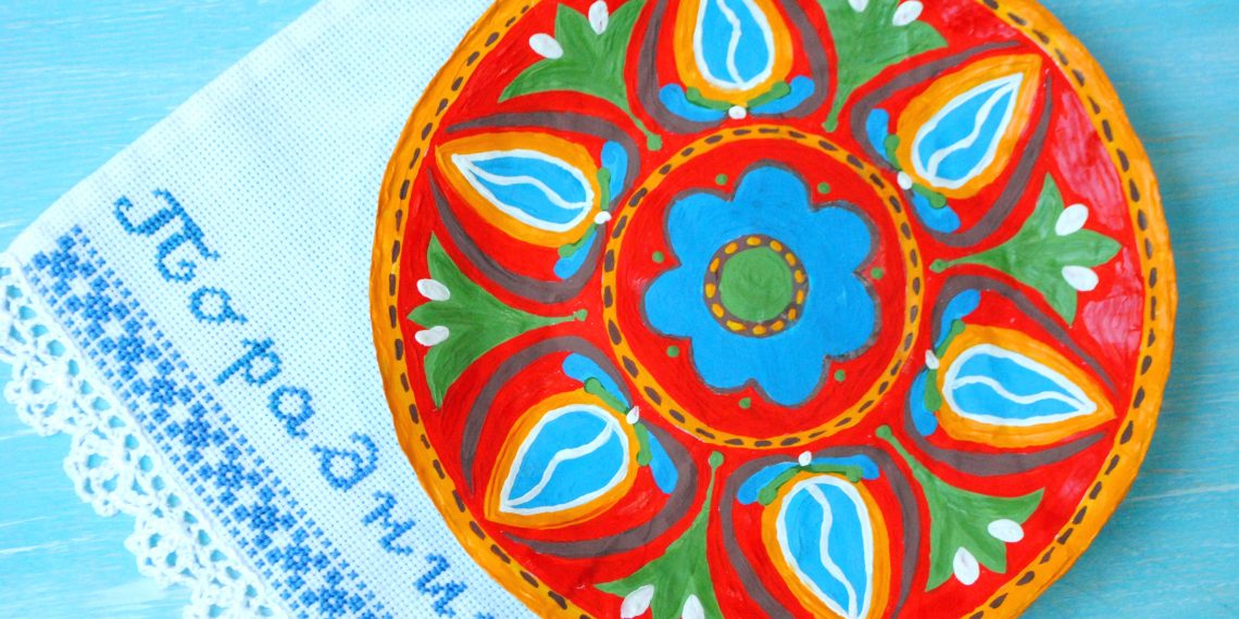 Тарілка «під кераміку» з… паперу