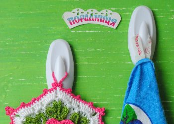 Чому відклеюються гачки?