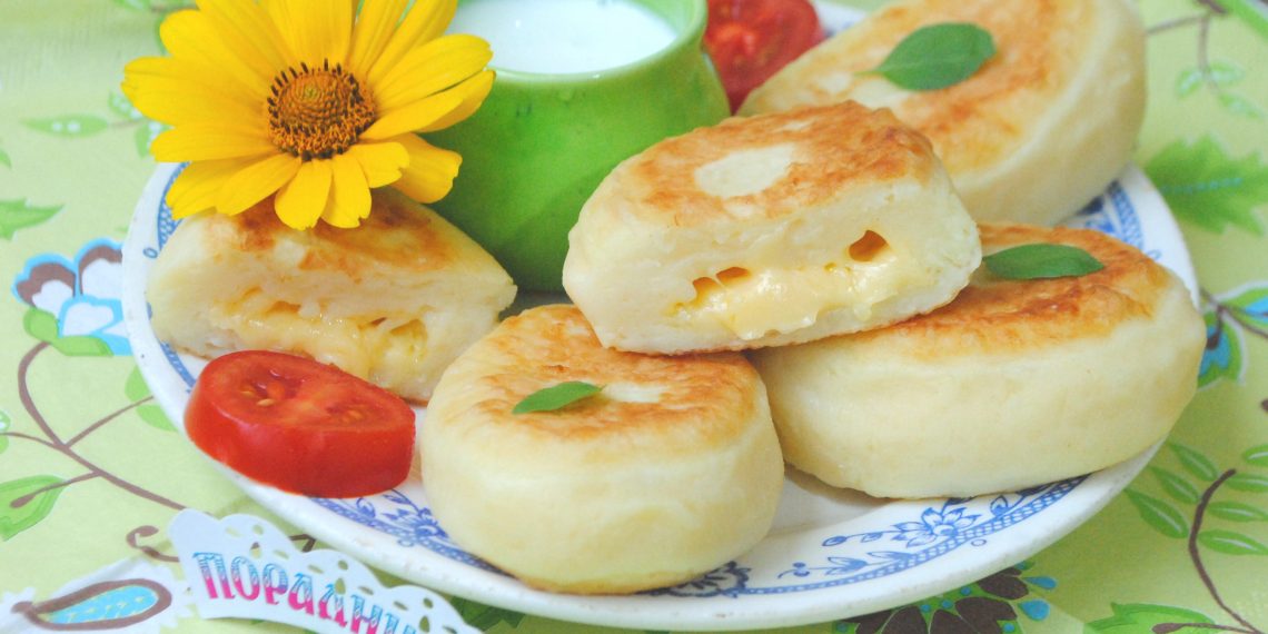 Картопляні пиріжки з сиром