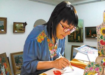 Майстер-клас із петриківського розпису: диво калинове