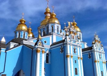 Одружитися чи в монахи піти…