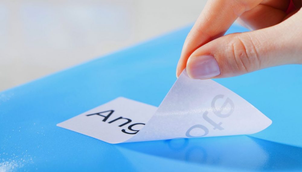 Як прибрати сліди від наклейок