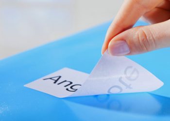 Як прибрати сліди від наклейок