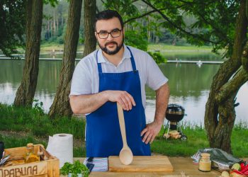 Яка ж ароматна юшка у казані! Рецепт від Руслана Сенічкіна