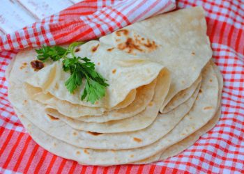 Тонкий домашній лаваш