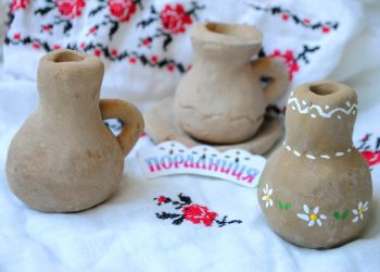 Глина на ділянці: чи можна ліпити?