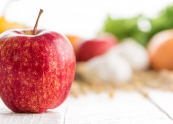 Яблука їжте — цілими