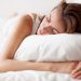 Сон на животі спричиняє головний біль зранку