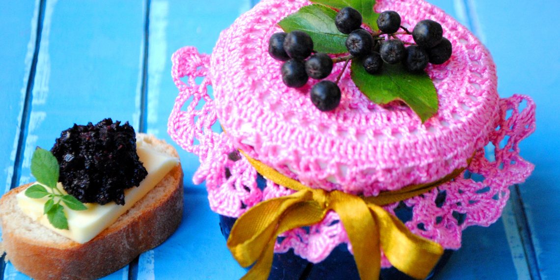 Солодкі ліки з чорноплідної горобини