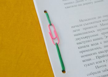 8 лайфхаків з використання скріпки у господарстві