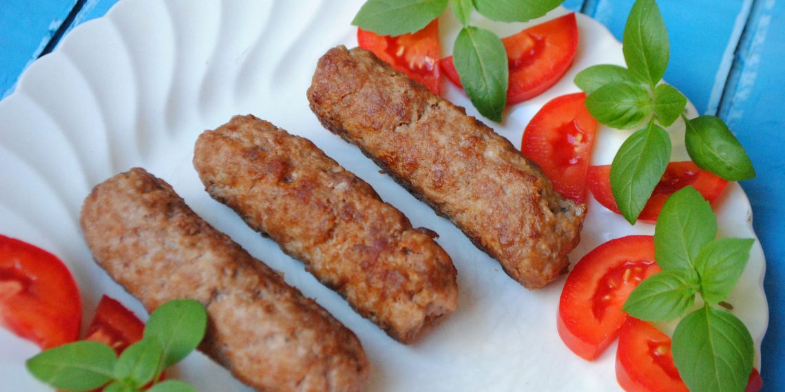 Домашні смажені ковбаски — це просто!