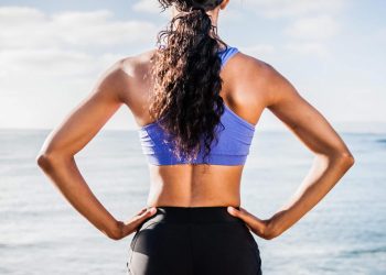 Вирівняє спину кофта