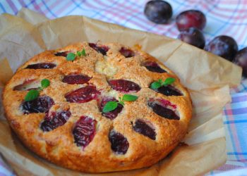 Вівсяний пиріг зі сливами