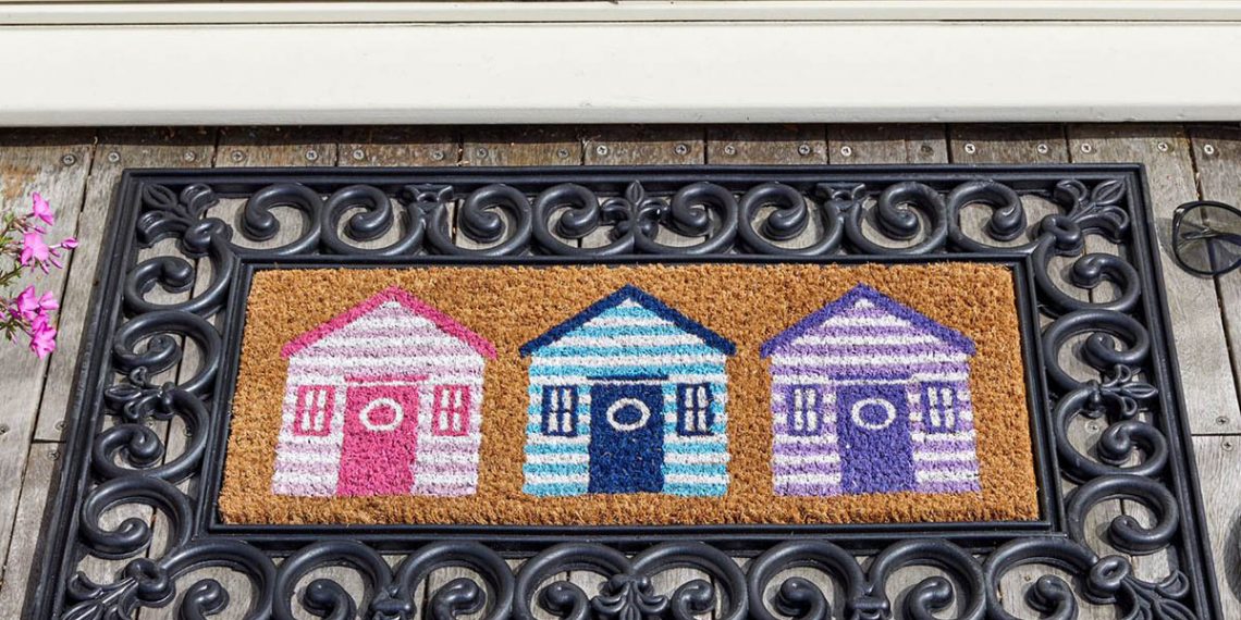 Бруд залишимо за порогом!