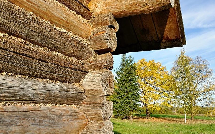 Чим утеплити будинок зі зрубу?