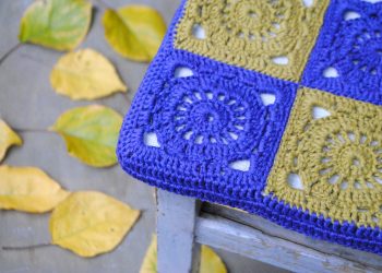 В’язаний чохол на табурет