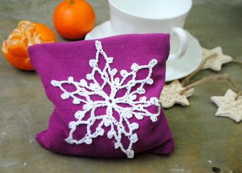 Руки зігріє грілка