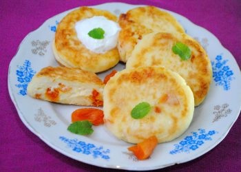 Сирники з курагою