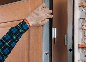 Утеплюйте вхідні двері