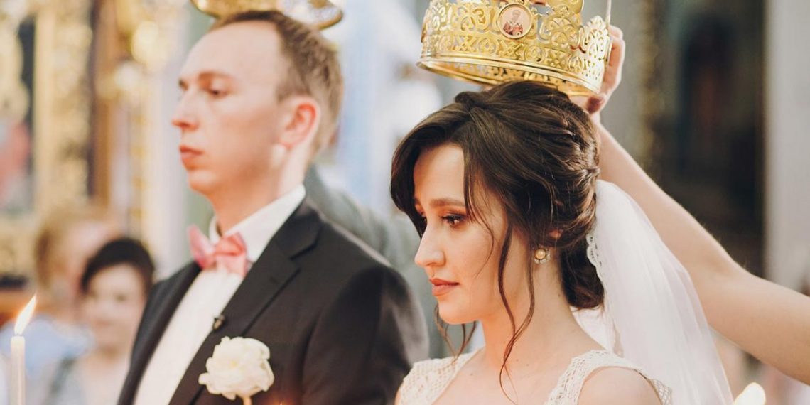 Що означають вінці для молодят?