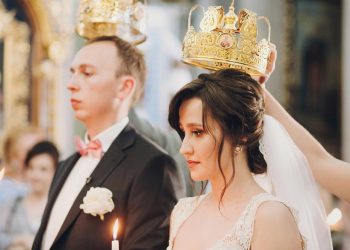 Що означають вінці для молодят?