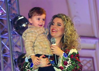 А серцем і піснею — з Україною