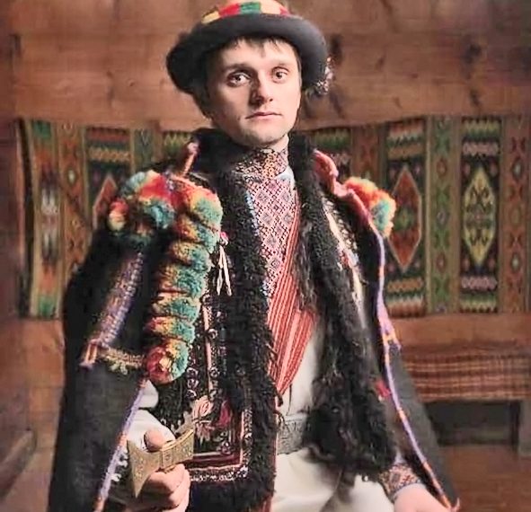 Спецпроєкт оргкомітету «Дня вишиванки» та «Порадниці»: гуцульська вишита сорочка