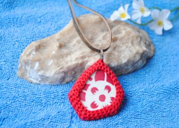 Кулон із чашки