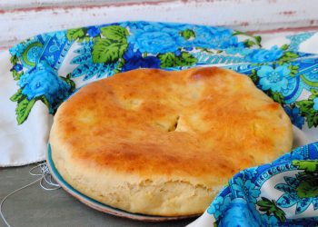 Золотавий картопляний пляцок