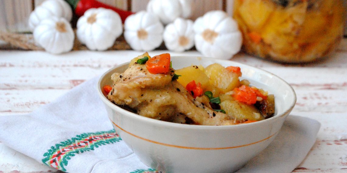 Курочка “соковита” в банці