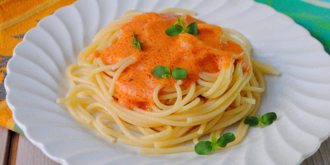 Спагетті з лавровим соусом: рецепт від Софі Лорен