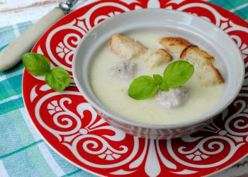 Сирний суп із фрикадельками