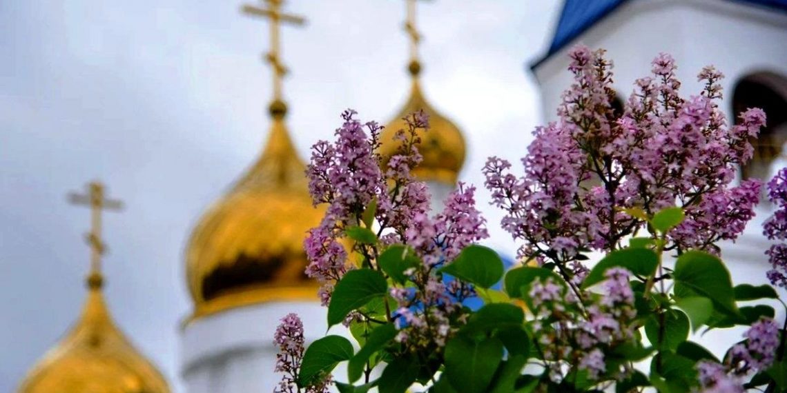 Як звертатися до товариша, якщо той став священником?