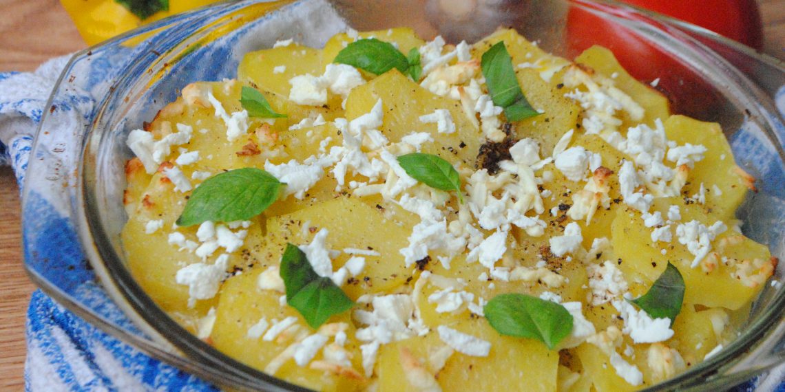 Картопляна запіканка з бринзою