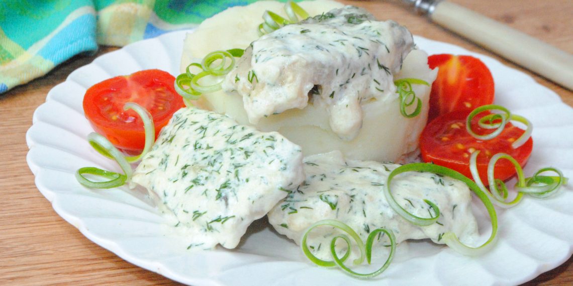 Хек у кроповому соусі