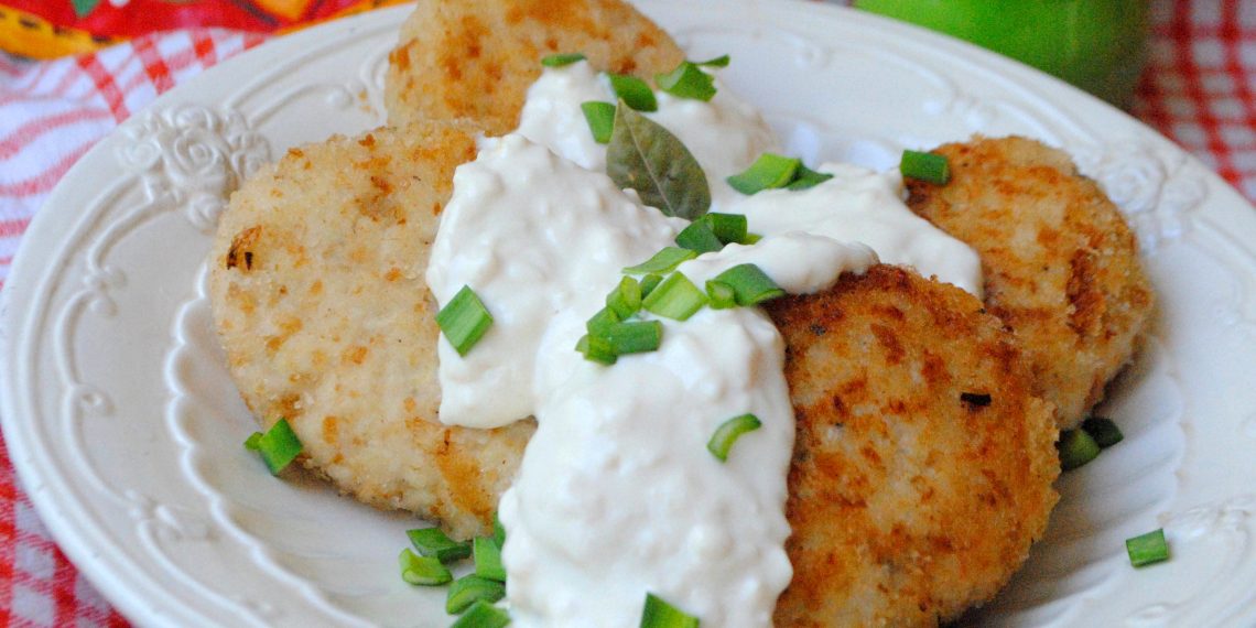 Котлети під сирним соусом