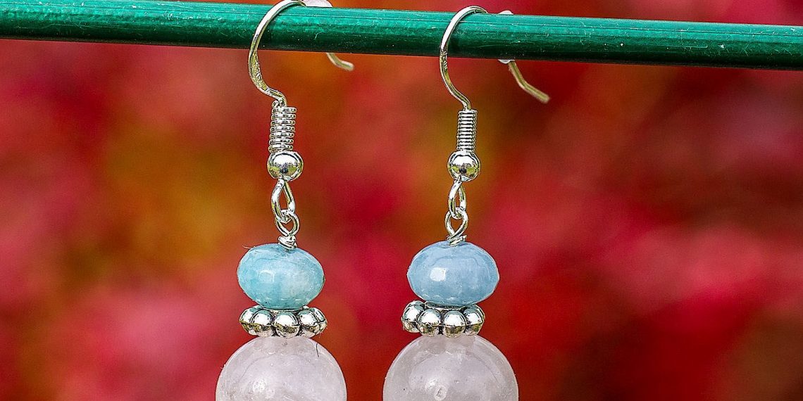 Чи знімати прикраси на ніч?