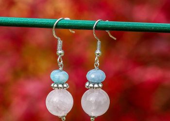 Чи знімати прикраси на ніч?