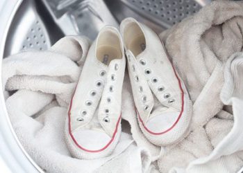 Сухе “прання” білого взуття