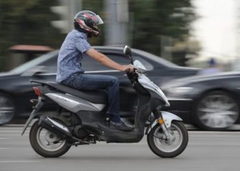 Чи потрібні водійські права на скутер