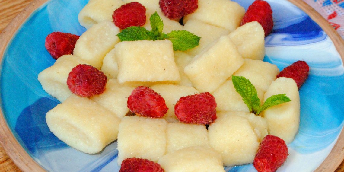 Ліниві вареники в манці