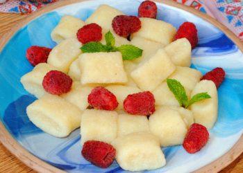 Ліниві вареники в манці