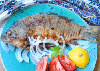 Смажений карась без кісток